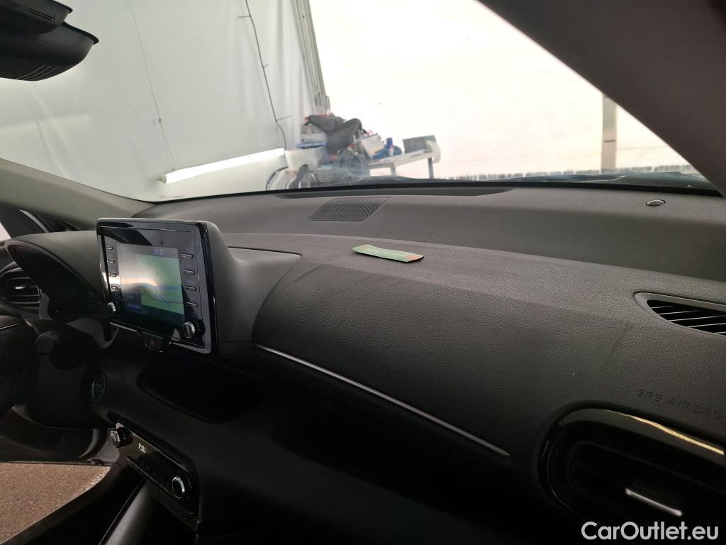  Toyota  Yaris TOYOTA  Hybride / 2019 / 5P / Berline Hybride 116h France Business Stage Acad #128