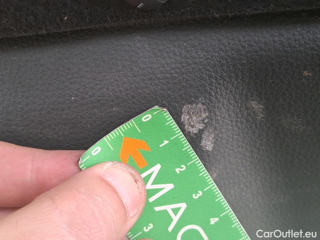  Toyota  Yaris TOYOTA  Hybride / 2019 / 5P / Berline Hybride 116h France Business Stage Acad #85