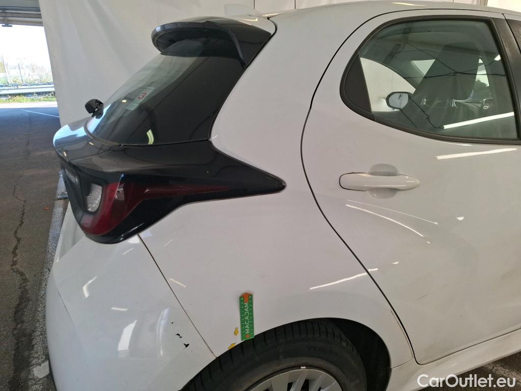  Toyota  Yaris TOYOTA  Hybride / 2019 / 5P / Berline Hybride 116h France Business Stage Acad #126