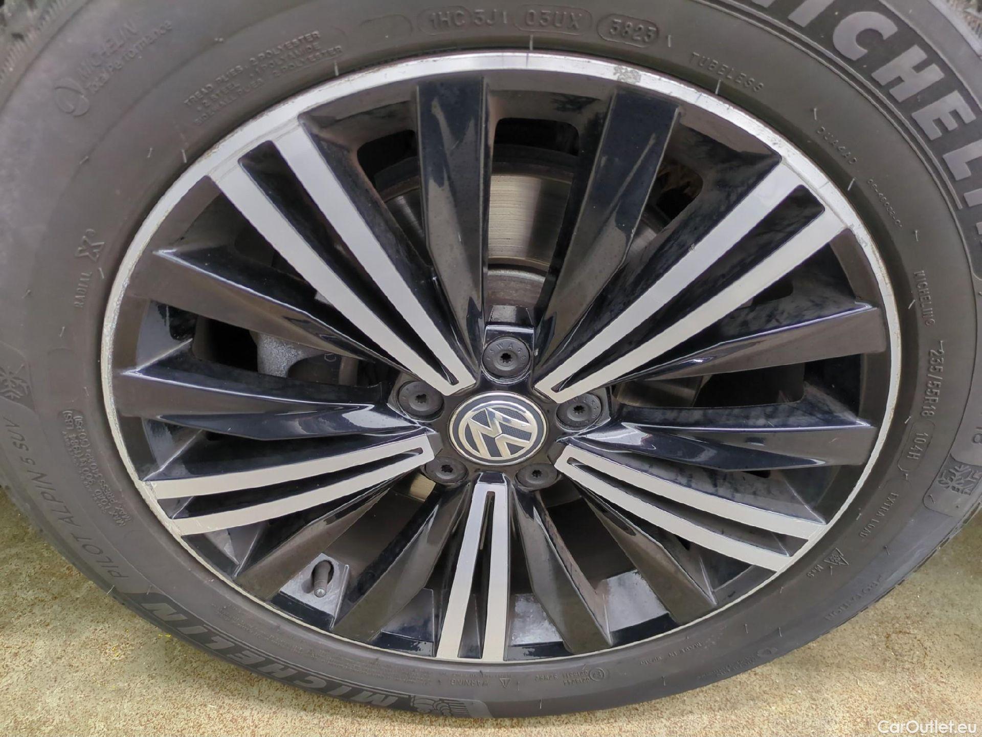  Volkswagen  Tiguan VOLKSWAGEN  5p SUV 2.0 TDI 150 DSG7 Carat 4Motion #17