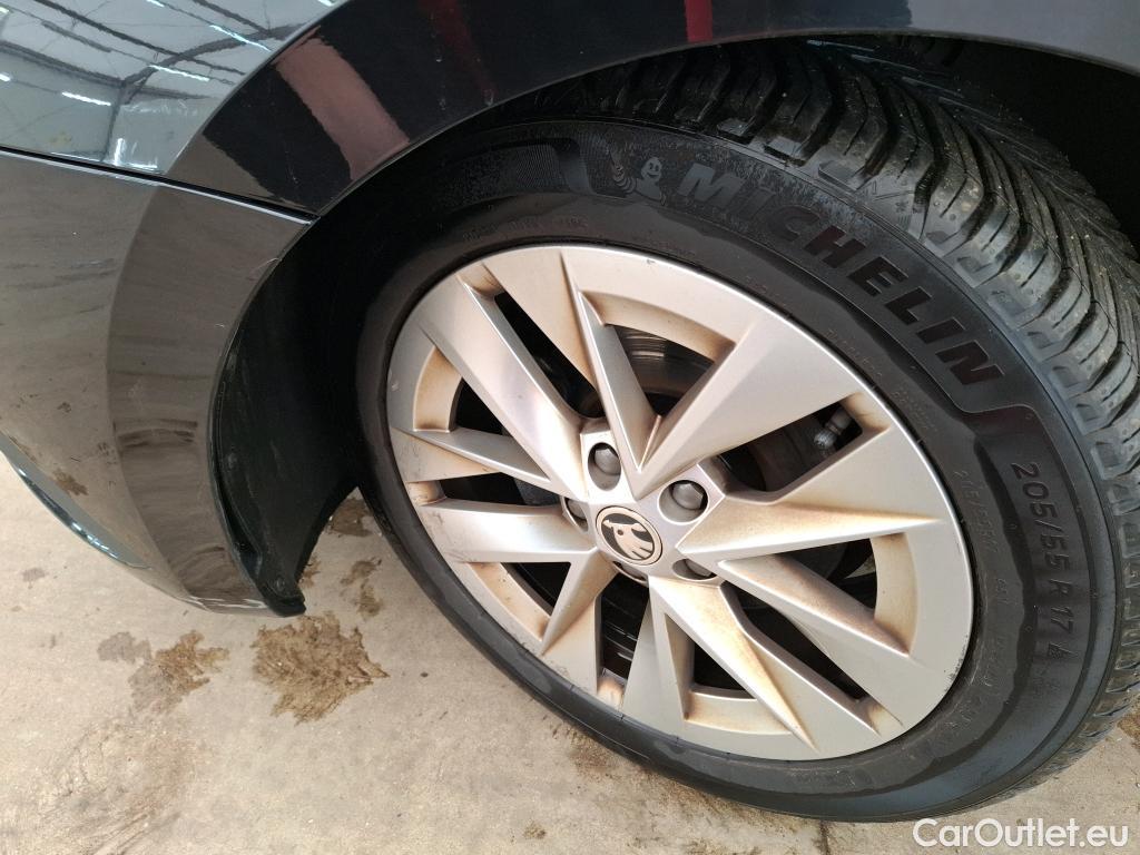  Skoda  Octavia  Berline Style 2.0 TDI 150CV BVA7 E6d #47