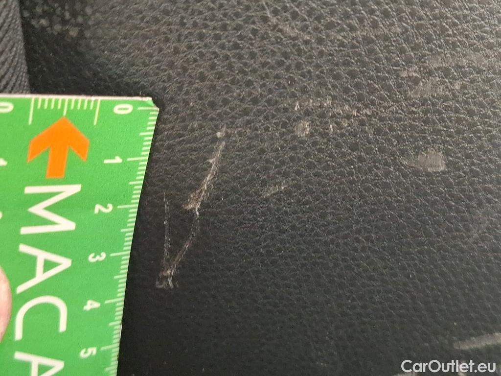  Toyota  Yaris TOYOTA  Hybride / 2019 / 5P / Berline Hybride 116h France Business Stage Acad #56