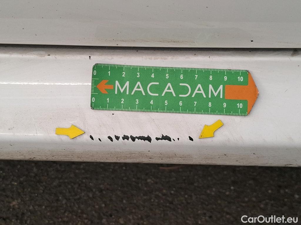  Toyota  Yaris TOYOTA  Hybride / 2019 / 5P / Berline Hybride 116h France Business Stage Acad #44