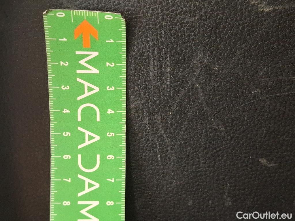  Toyota  Yaris TOYOTA  Hybride / 2019 / 5P / Berline Hybride 116h France Business Stage Acad #93