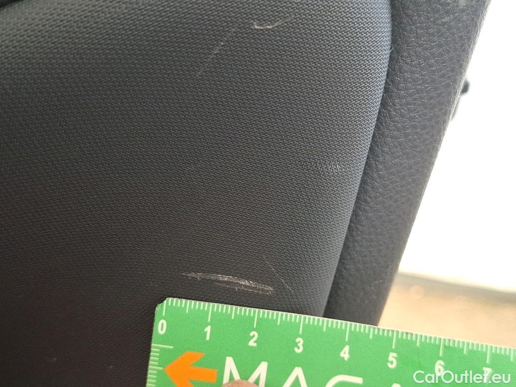  Toyota  Yaris TOYOTA  Hybride / 2019 / 5P / Berline Hybride 116h France Business Stage Acad #70