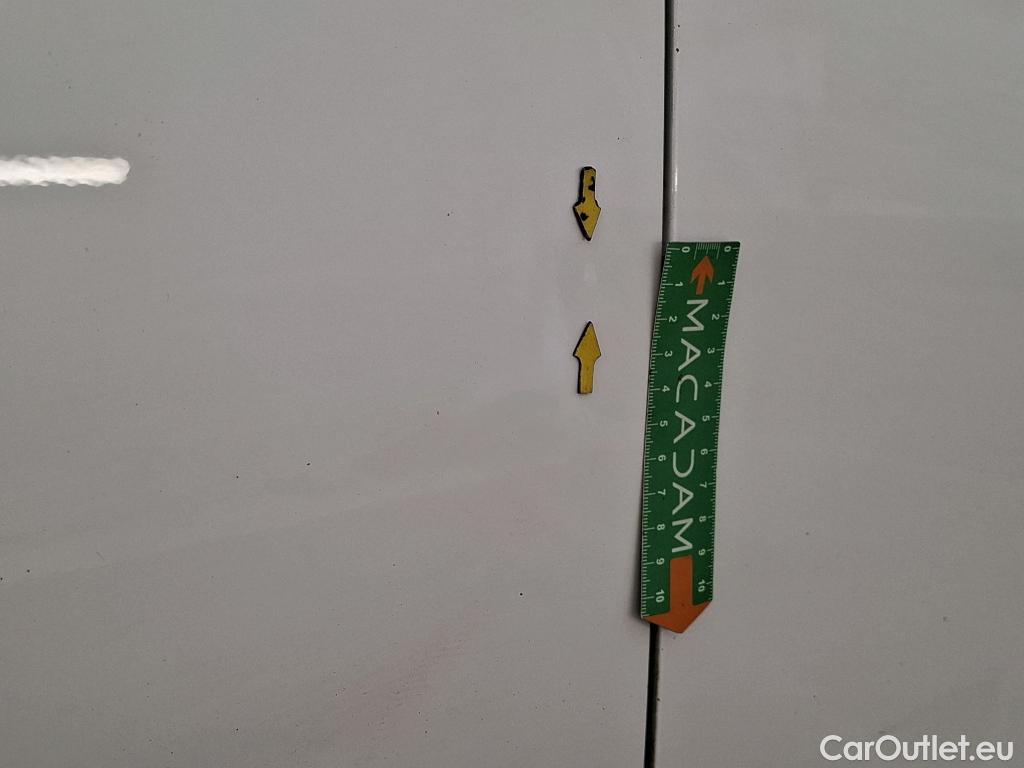  Toyota  Yaris TOYOTA  Hybride / 2019 / 5P / Berline Hybride 116h France Business Stage Acad #118