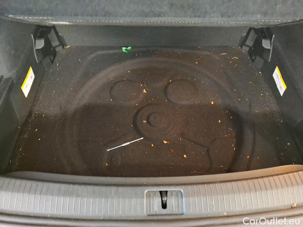  Volkswagen  Tiguan VOLKSWAGEN  5p SUV 2.0 TDI 150 DSG7 Carat Exclusive #16