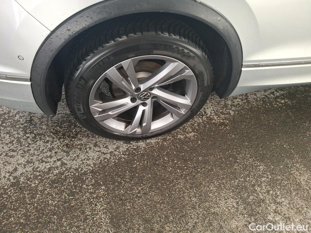  Volkswagen  Tiguan VOLKSWAGEN  / 2020 / 5P / SUV 2.0 TDI 150 DSG7 R-Line Exclusive #3