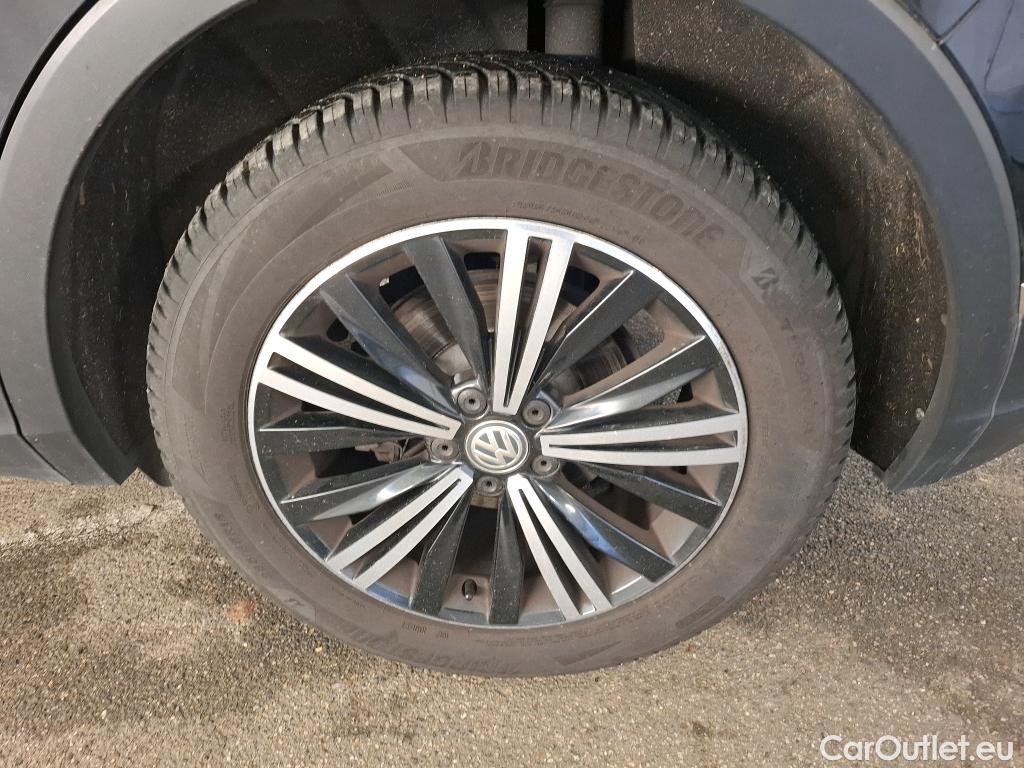  Volkswagen  Tiguan VOLKSWAGEN  5p SUV 2.0 TDI 150 DSG7 Carat Exclusive #13