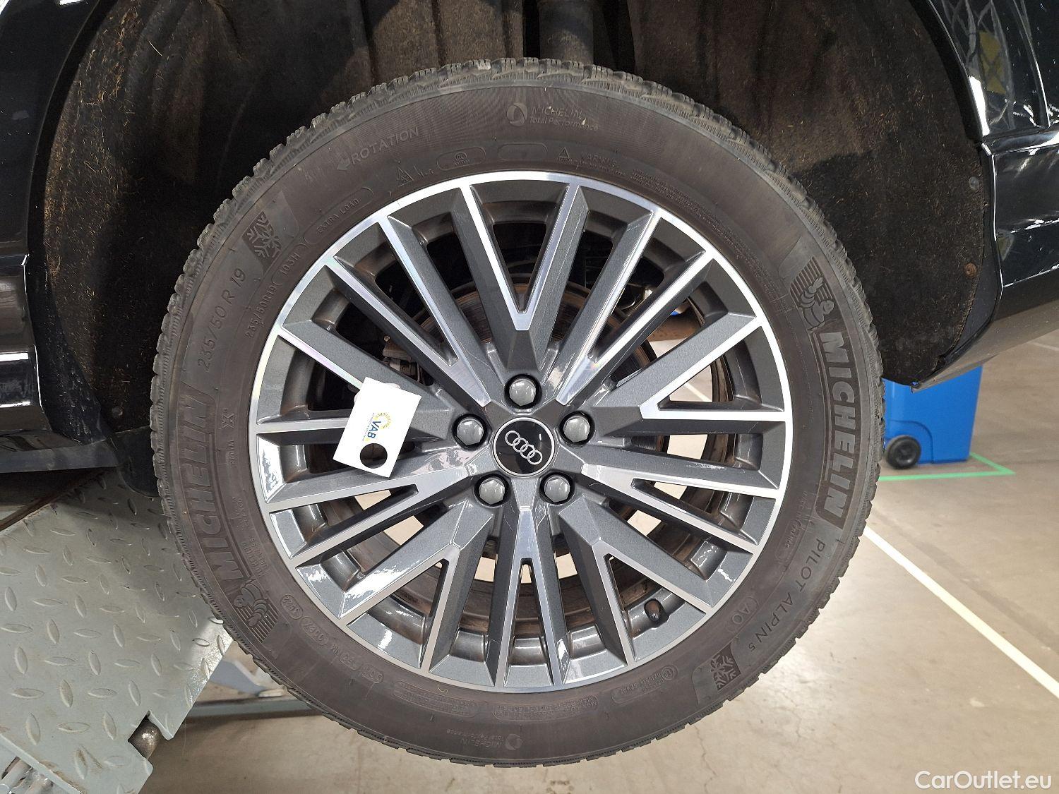  Audi  Q3 Audi,  SB '19 PHEV, Audi  Sportback 45 TFSI e S tronic S Line 5d #11