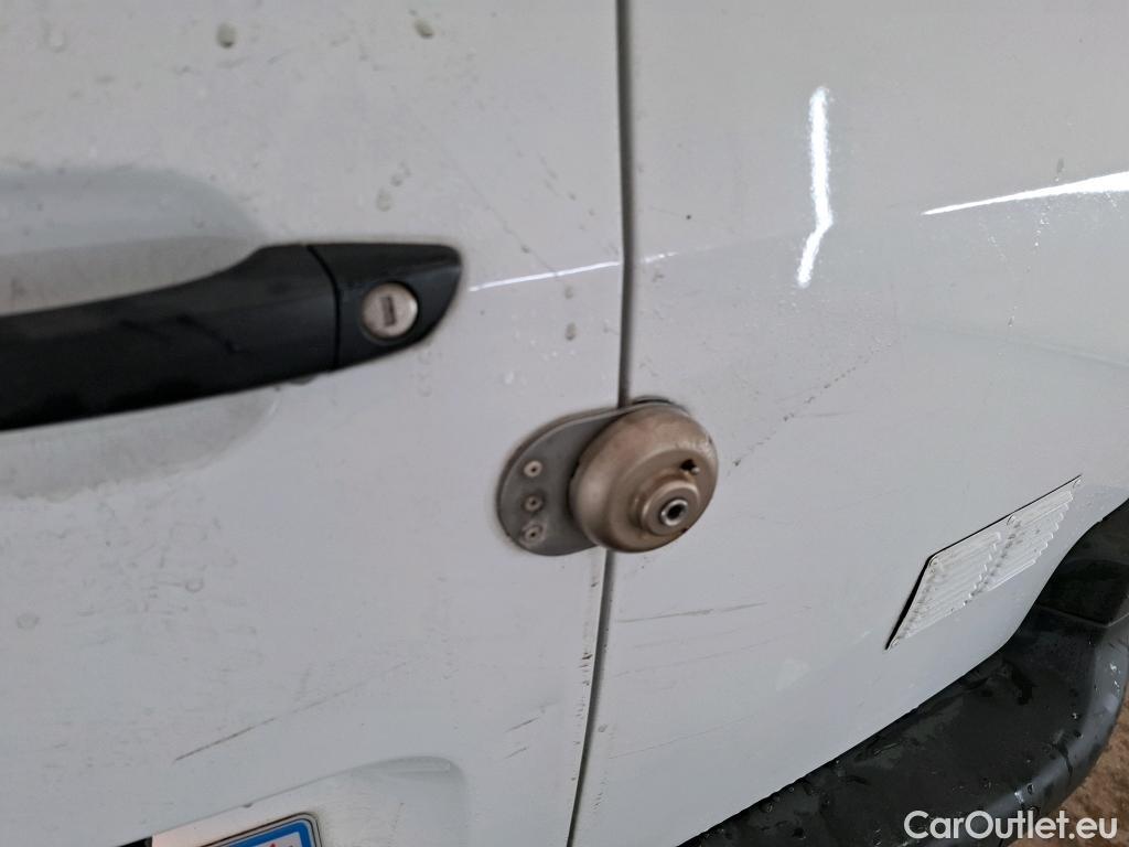  Citroen  Berlingo  Fourgon Club M 650 1.5 BlueHDi 100CV BVM5 E6dT #19