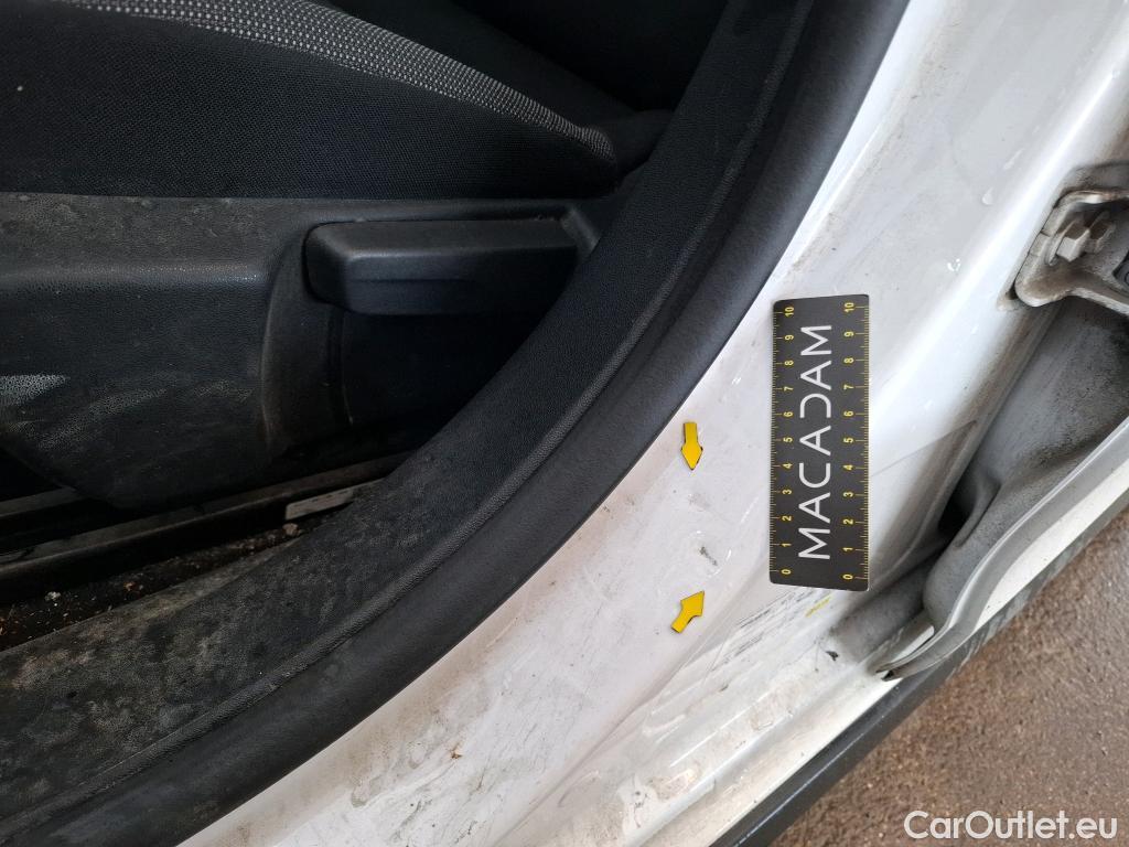  Citroen  C3  Société Feel Nav 1.5 BlueHDI 100CV BVM5 E6dT #42