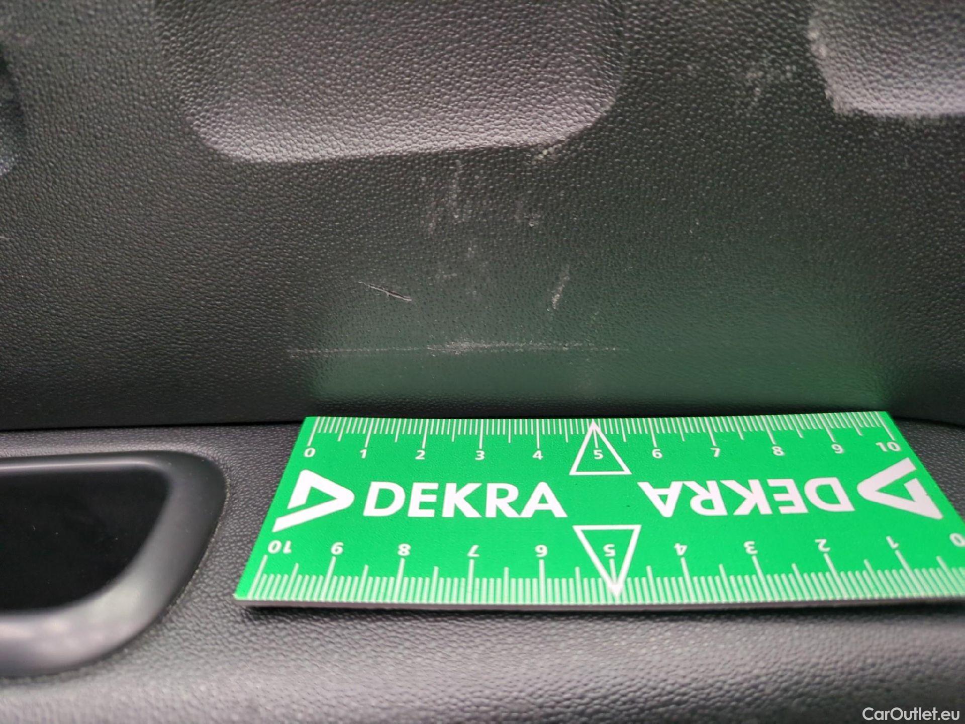  Citroen  C3 CITROEN  Société / 2020 / 5P / Berline / VU PureTech 83 S&S BVM Feel Nav #28