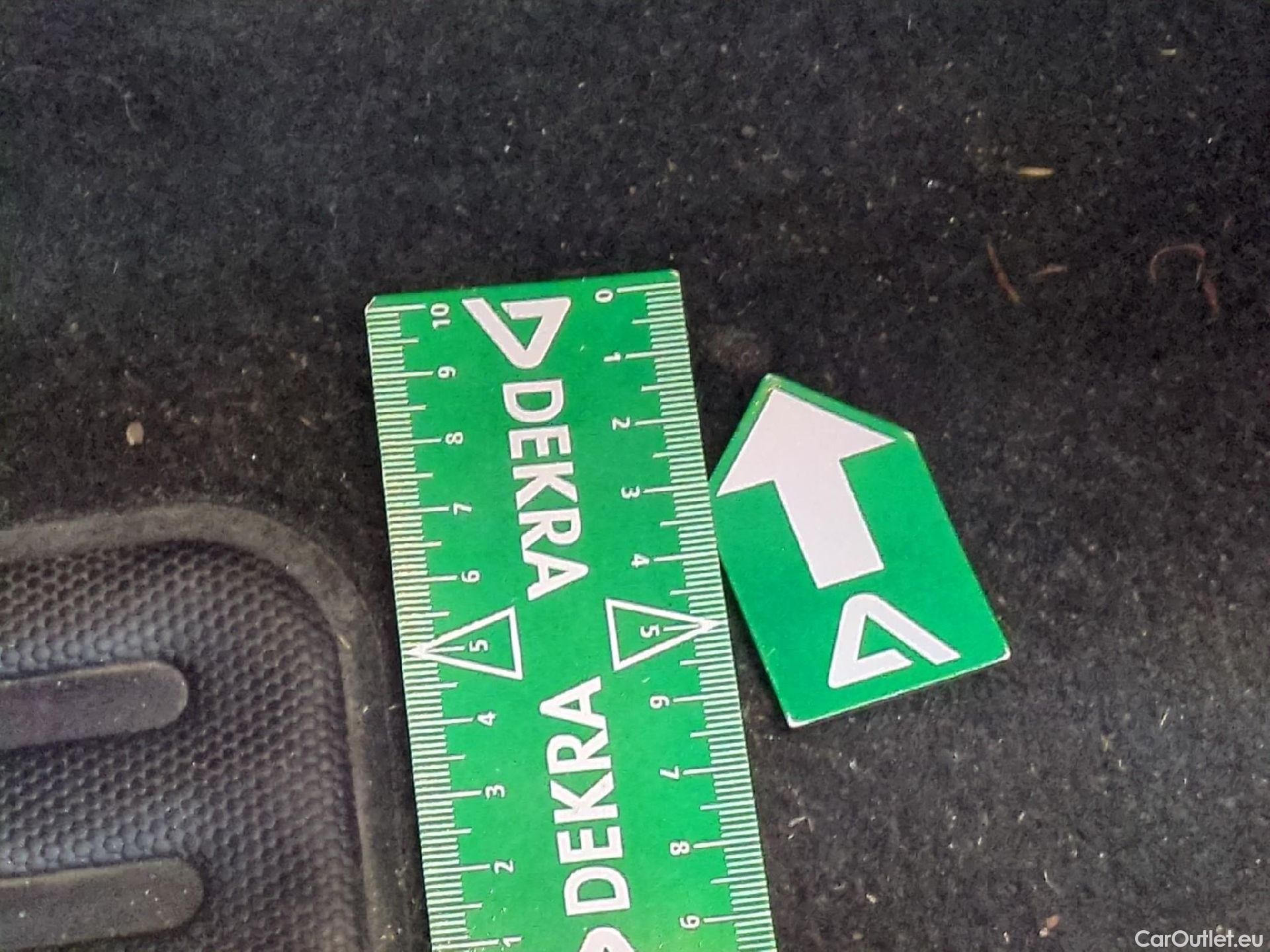  Citroen  C3  Société Feel 1.2 PureTech 80CV BVM5 E6d #4