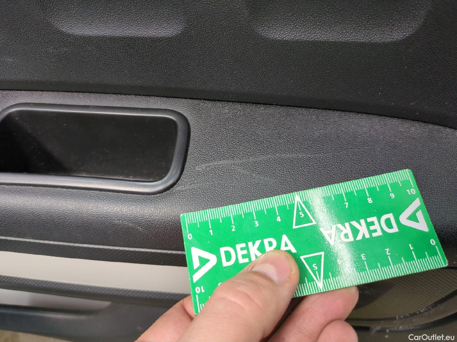  Citroen  C3 CITROEN  Société / 2020 / 5P / Berline PureTech 83 S&S BVM Feel #4