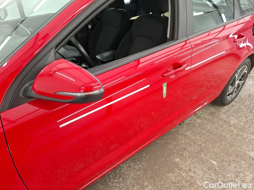  Hyundai  i30  cw Business 1.6 CRDi 115CV BVM6 E6d / TRANSFO VP/VF #1