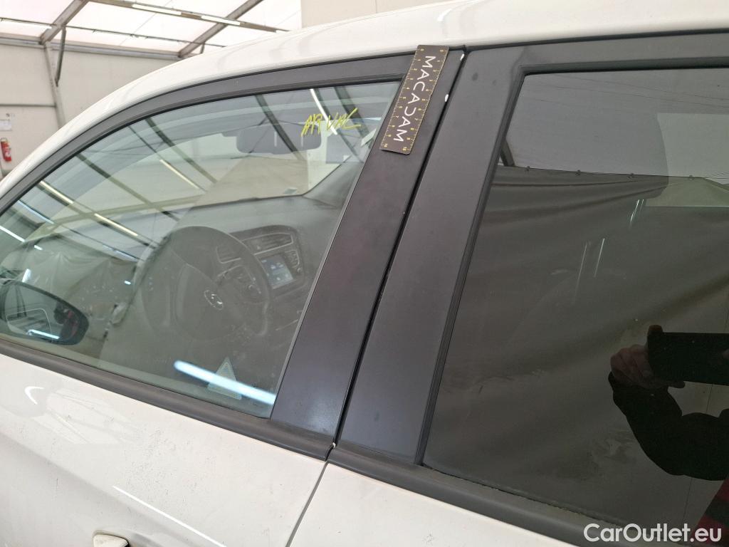  Hyundai  i20  Intuitive 1.2 85CV BVM5 E6 / TRANSFO VP VF #12