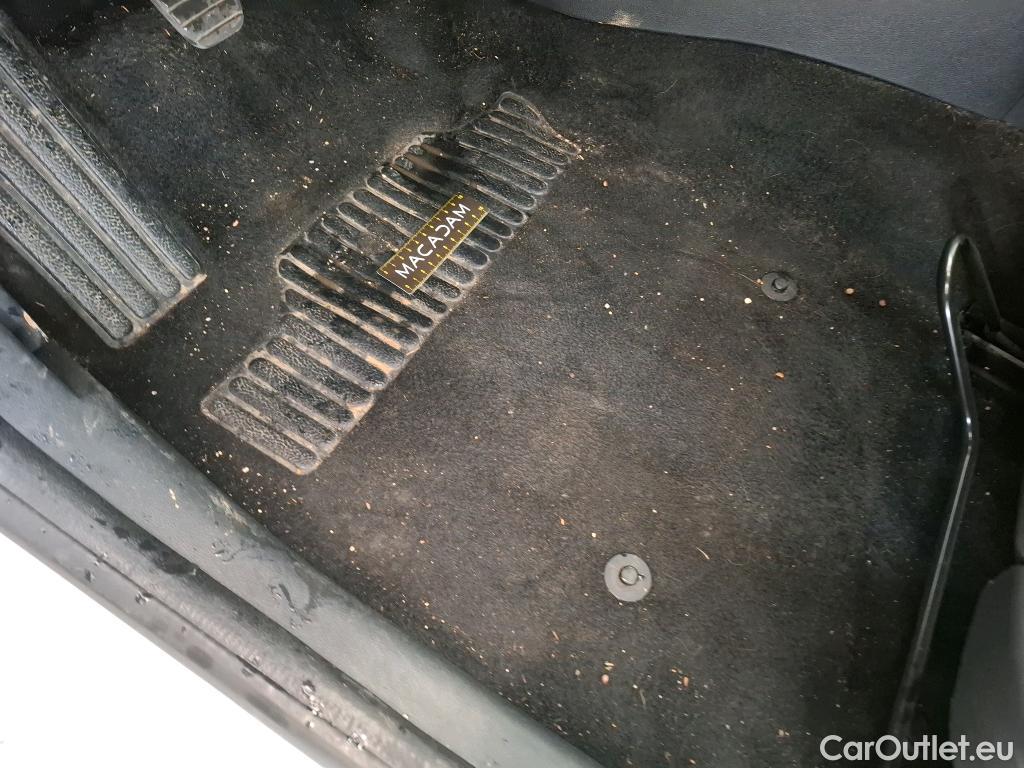  Renault  Clio  IV Air MediaNav 1.5 dCi 75CV BVM5 E6 #15