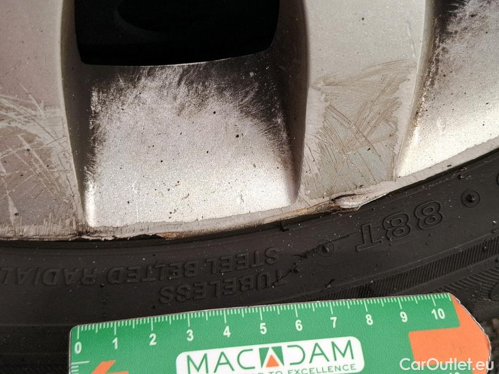  Renault  Clio  IV Air MediaNav 1.5 dCi 75CV BVM5 E6 #32