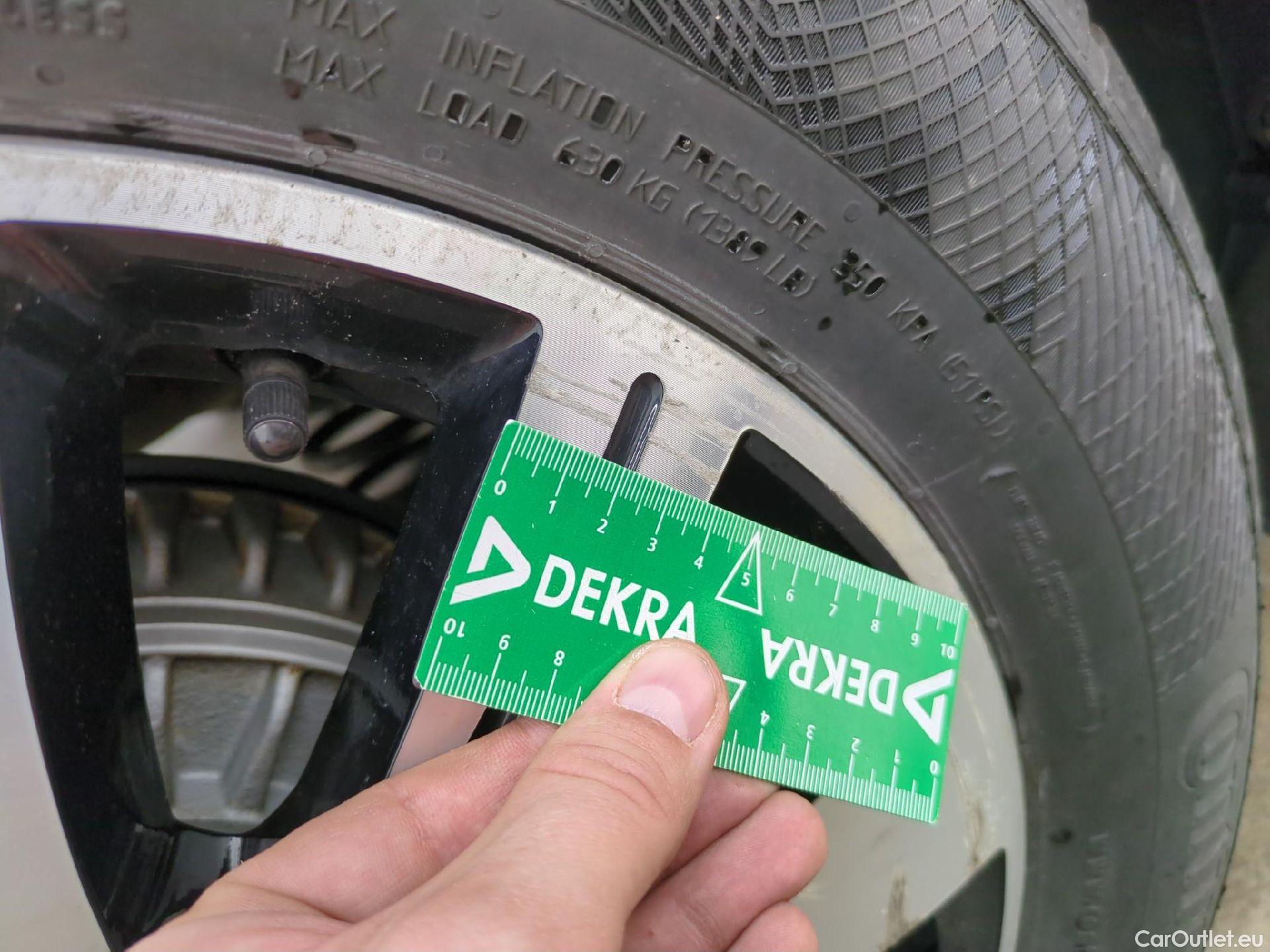  Renault  Captur RENAULT  5p Crossover Business dCi 90 #24