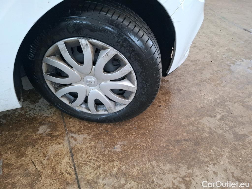  Renault  Clio  IV Air MediaNav 1.5 dCi 75CV BVM5 E6 #24