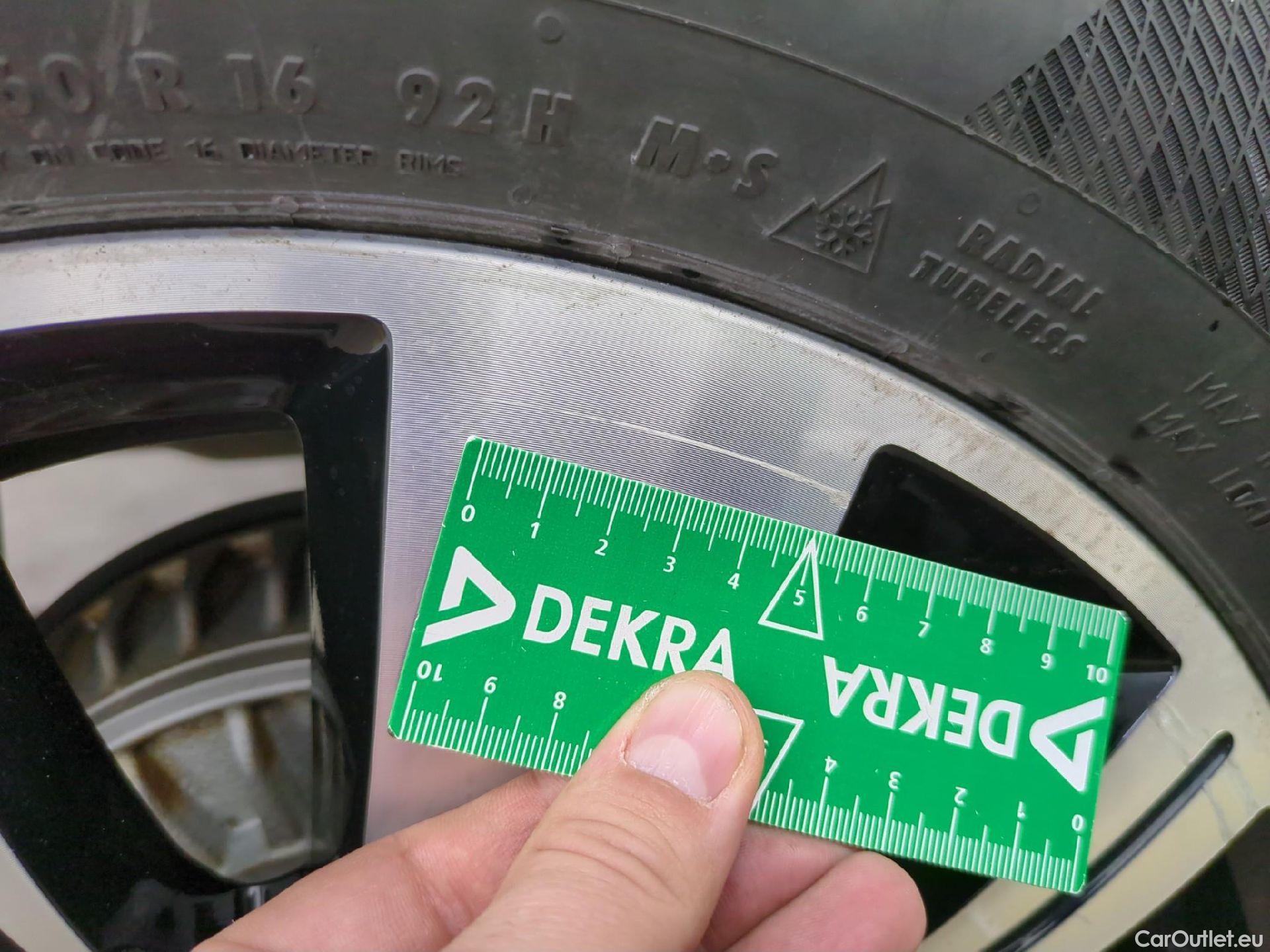  Renault  Captur RENAULT  5p Crossover Business dCi 90 #23