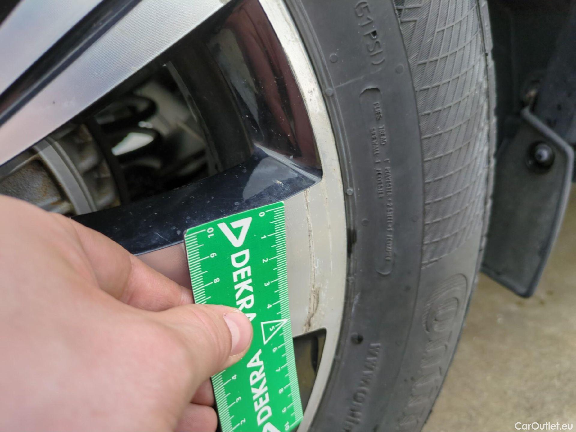  Renault  Captur RENAULT  5p Crossover Business dCi 90 #19