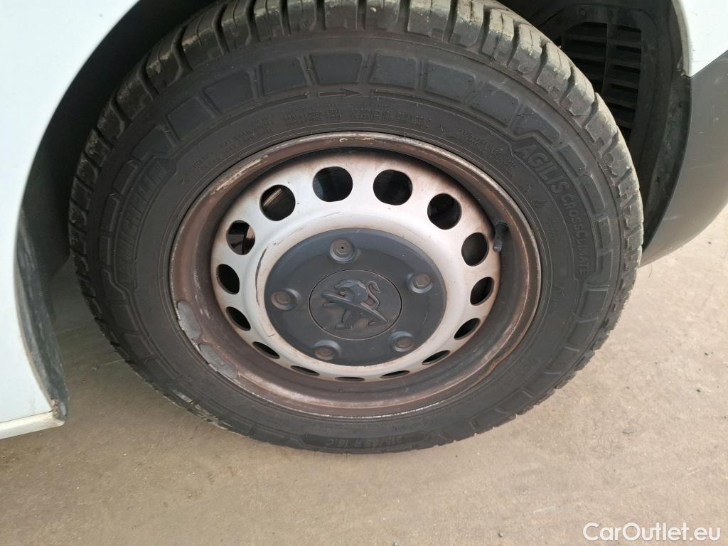  Peugeot  Expert  Fourgon Asphalt L2 2.0 HDi 120CV BVM6 E6dT #18