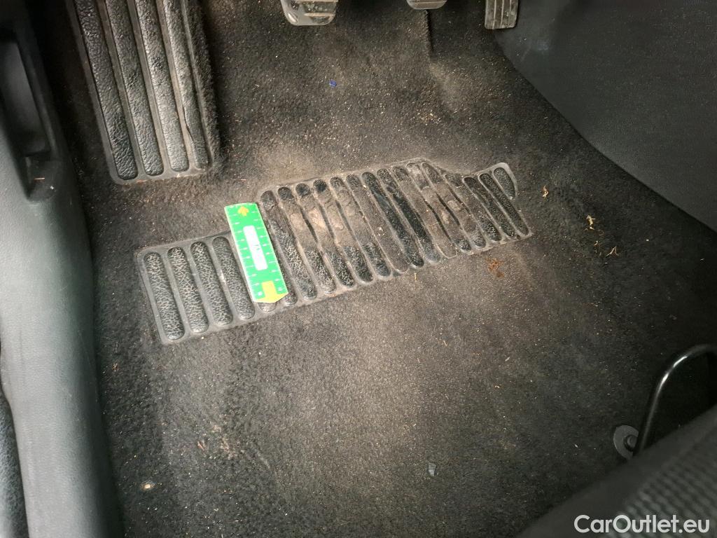  Renault  Clio  IV Air MediaNav 1.5 dCi 75CV BVM5 E6 #1