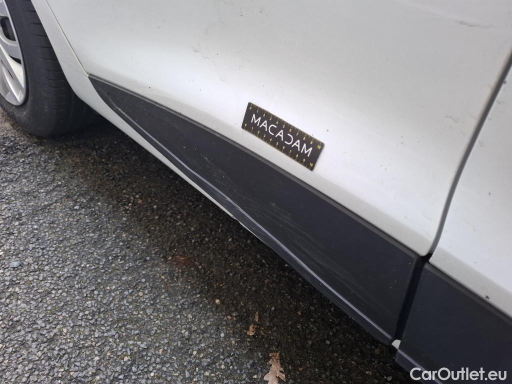  Renault  Clio  IV Air MediaNav 1.5 dCi 75CV BVM5 E6 #14