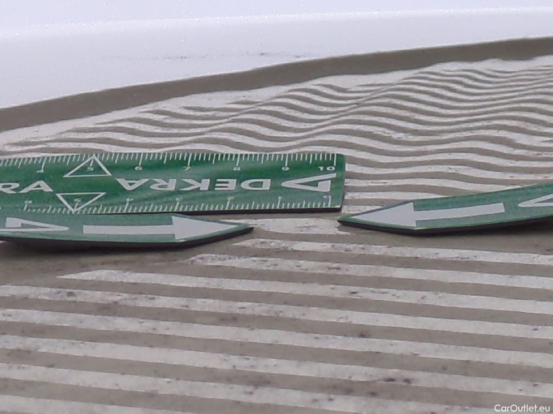  Renault  Captur RENAULT  5p Crossover Business dCi 90 #28