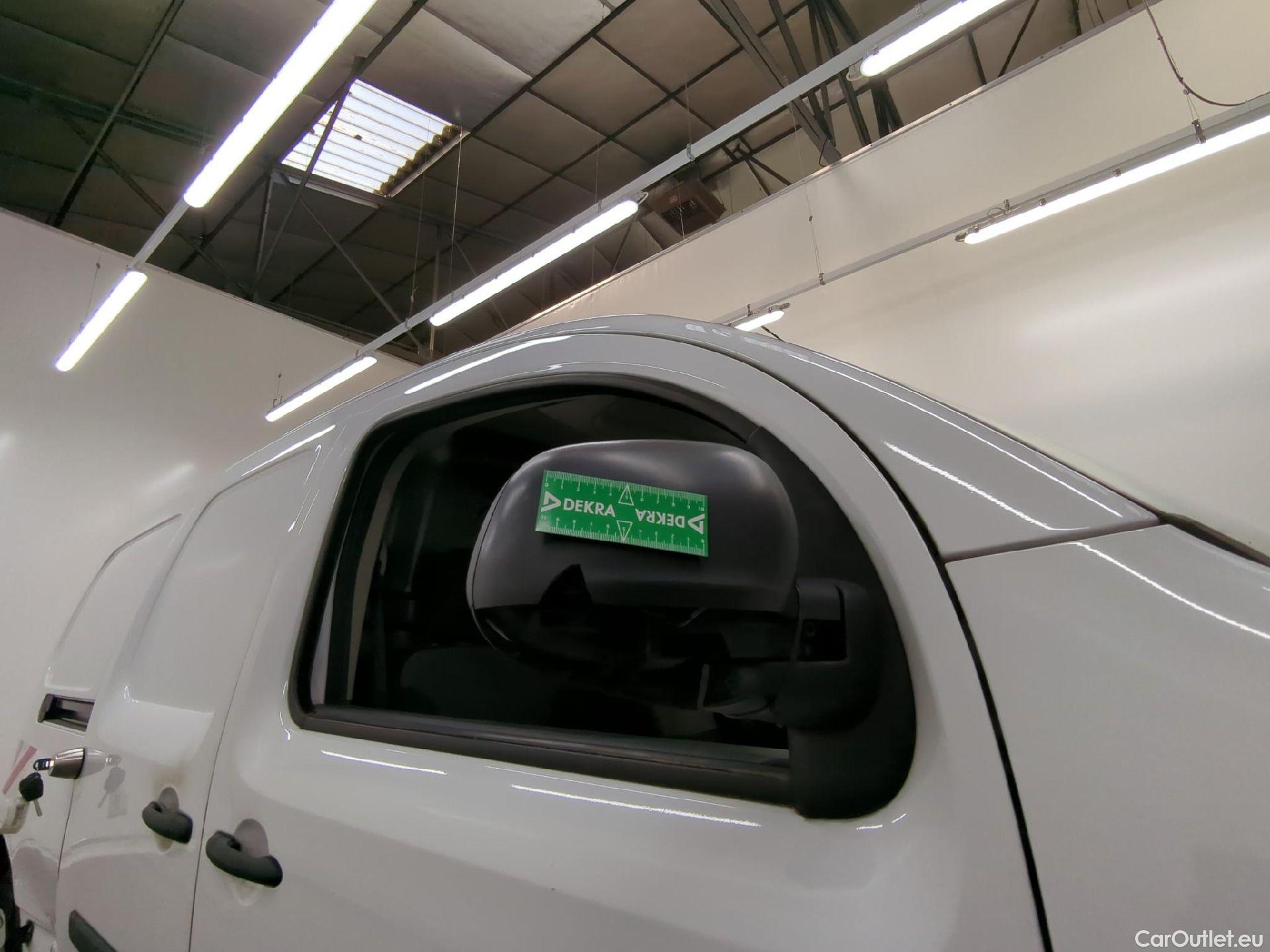  Renault  Kangoo  Express Maxi Extra (Série Spéciale) 1.5 dCi 95 #19