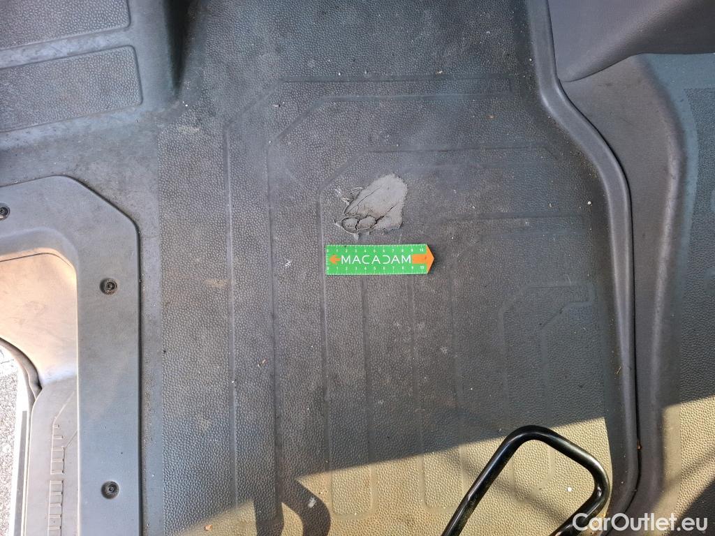  Volkswagen  Crafter VOLKSWAGEN  / 2017 / 4P / Fourgon tôlé 2.0TDI 140 30 L3H3 Business #142