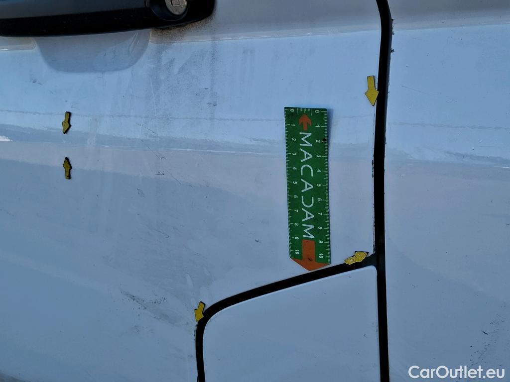  Volkswagen  Crafter VOLKSWAGEN  / 2017 / 4P / Fourgon tôlé 2.0TDI 140 30 L3H3 Business #101