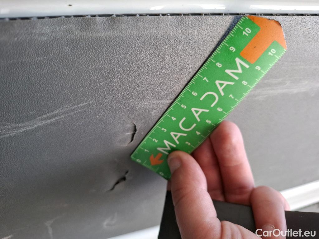  Volkswagen  Crafter VOLKSWAGEN  / 2017 / 4P / Fourgon tôlé 2.0TDI 140 30 L3H3 Business #146