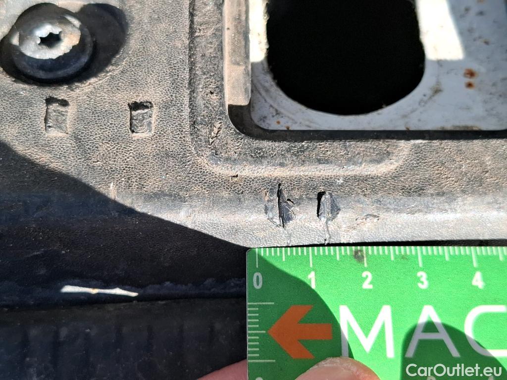  Volkswagen  Crafter VOLKSWAGEN  / 2017 / 4P / Fourgon tôlé 2.0TDI 140 30 L3H3 Business #155