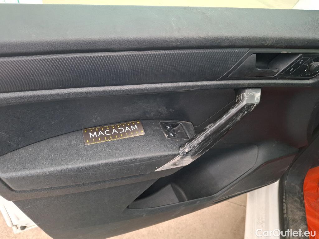  Volkswagen  Caddy VOLKSWAGEN  Maxi Van VU 4p Fourgonnette 20 TDI MAXI 102 #1