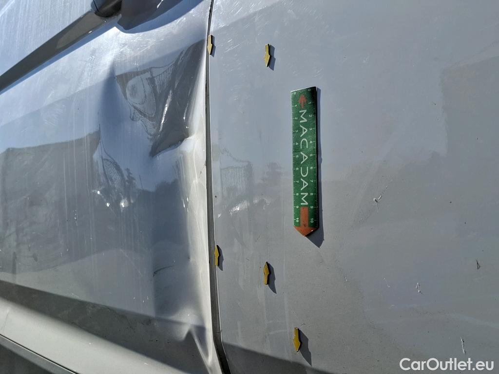  Volkswagen  Crafter VOLKSWAGEN  / 2017 / 4P / Fourgon tôlé 2.0TDI 140 30 L3H3 Business #86