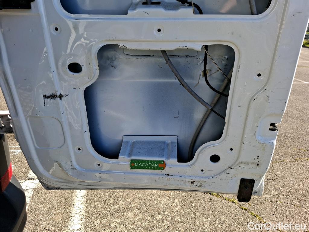  Volkswagen  Crafter VOLKSWAGEN  / 2017 / 4P / Fourgon tôlé 2.0TDI 140 30 L3H3 Business #129