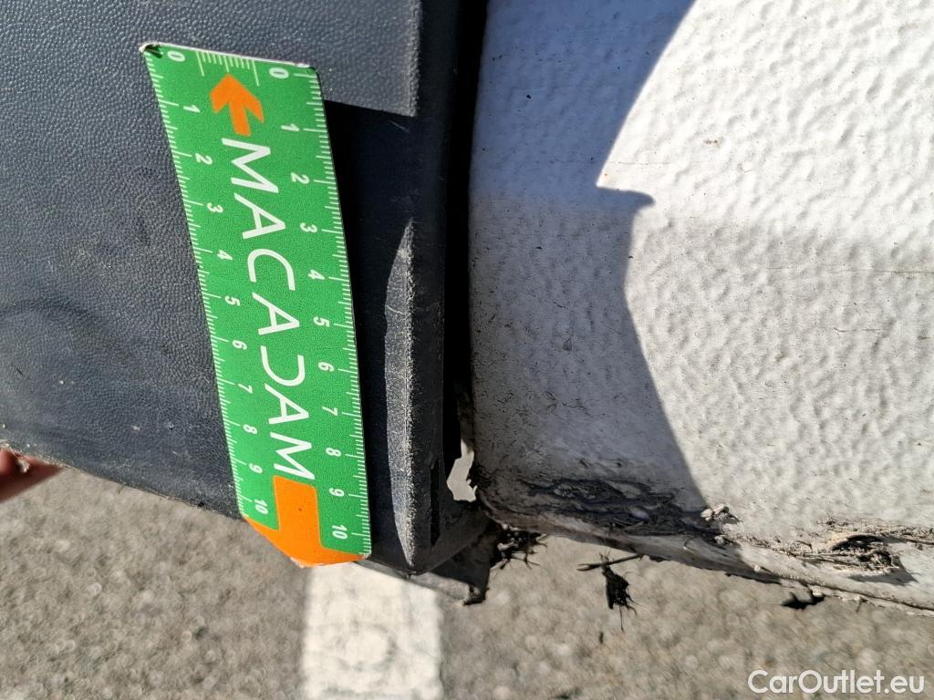  Volkswagen  Crafter VOLKSWAGEN  / 2017 / 4P / Fourgon tôlé 2.0TDI 140 30 L3H3 Business #180