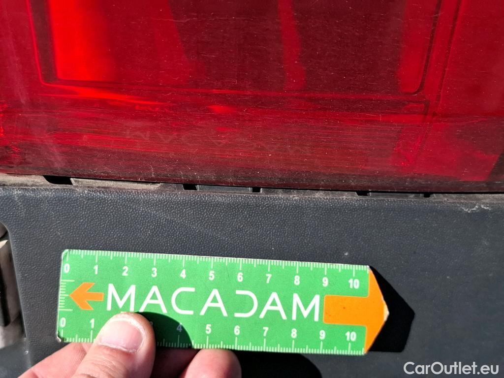  Volkswagen  Crafter VOLKSWAGEN  / 2017 / 4P / Fourgon tôlé 2.0TDI 140 30 L3H3 Business #179