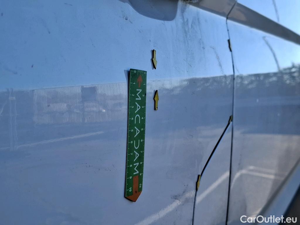  Volkswagen  Crafter VOLKSWAGEN  / 2017 / 4P / Fourgon tôlé 2.0TDI 140 30 L3H3 Business #100