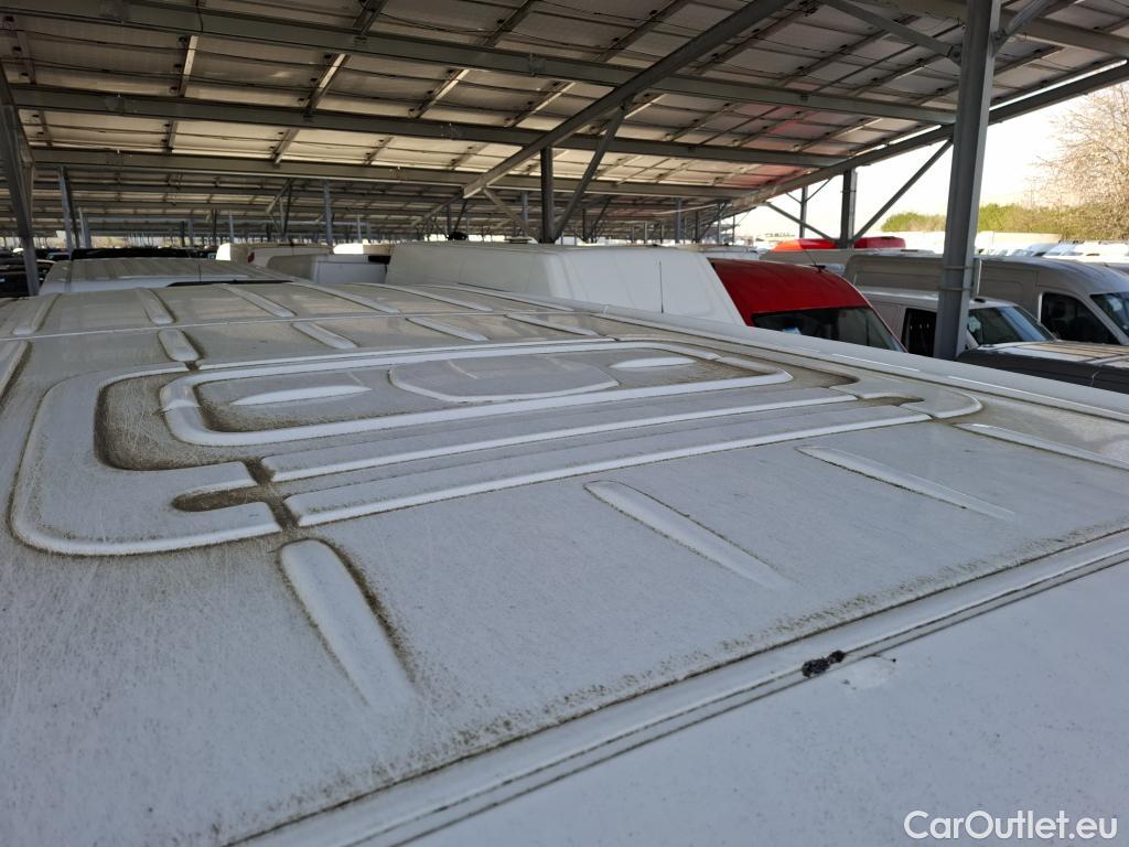  Volkswagen  Crafter VOLKSWAGEN  / 2017 / 4P / Fourgon tôlé 2.0 TDI 140 35 L3H3 Business Line #76