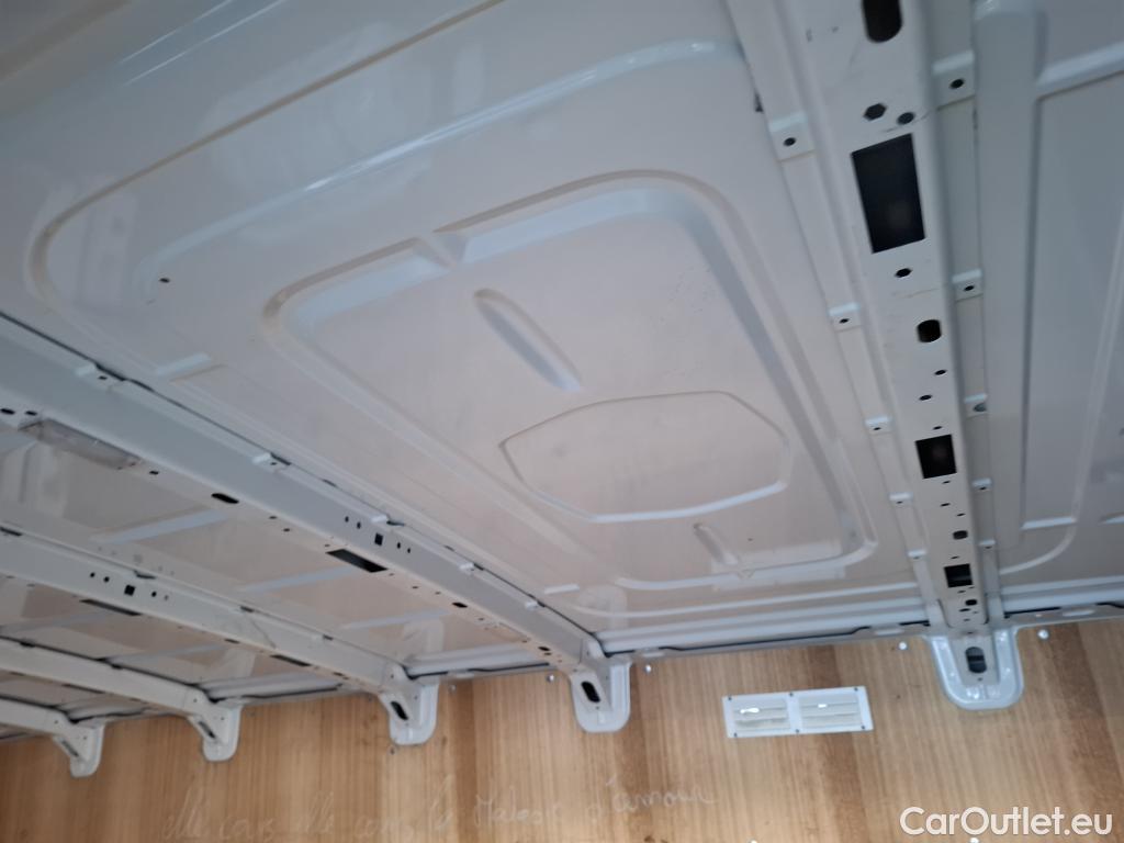  Volkswagen  Crafter VOLKSWAGEN  / 2017 / 4P / Fourgon tôlé 2.0 TDI 140 35 L3H3 Business Line #71