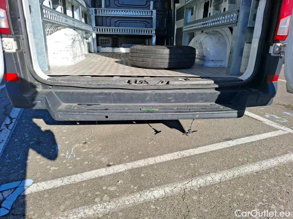  Volkswagen  Crafter VOLKSWAGEN  / 2017 / 4P / Fourgon tôlé 2.0TDI 140 30 L3H3 Business #181