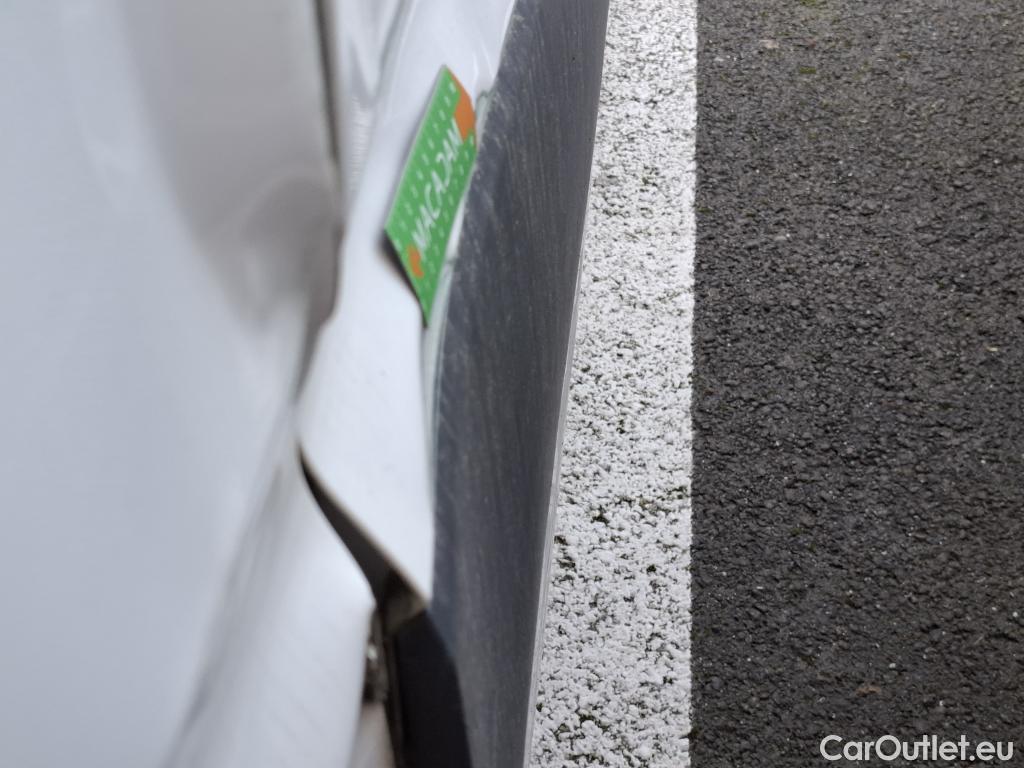  Volkswagen  Crafter VOLKSWAGEN  / 2017 / 4P / Fourgon tôlé 2.0 TDI 140 35 L3H3 Business Line #35