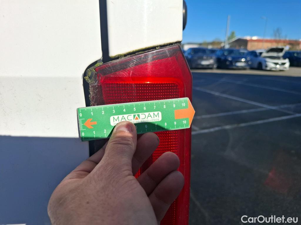  Volkswagen  Crafter  Fourgon Fourgon 35 lang mit Hochdach FWD 2.0 100CV BVM6 #50