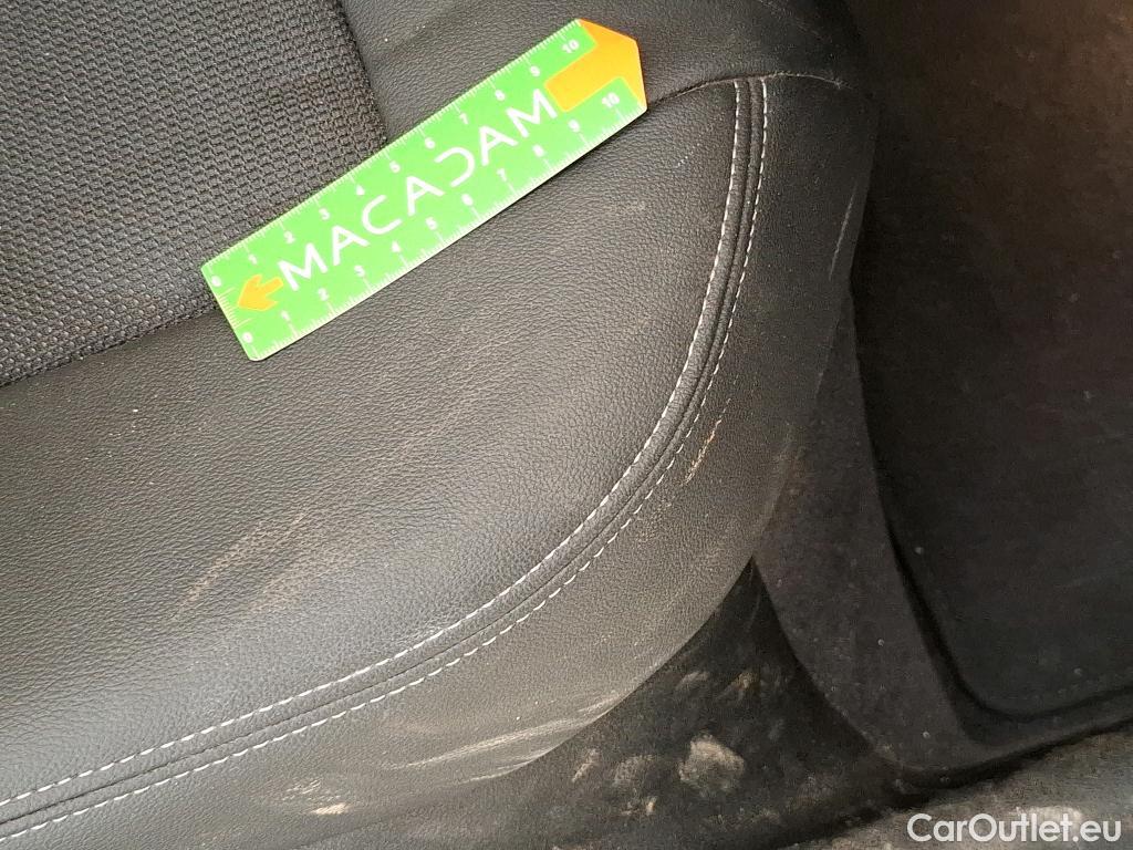  Bmw  Serie 3 BMW Série 3 Touring / 2022 / 5P / Break 320e xDrive 204 Busi Design BVA8 Hybride #9