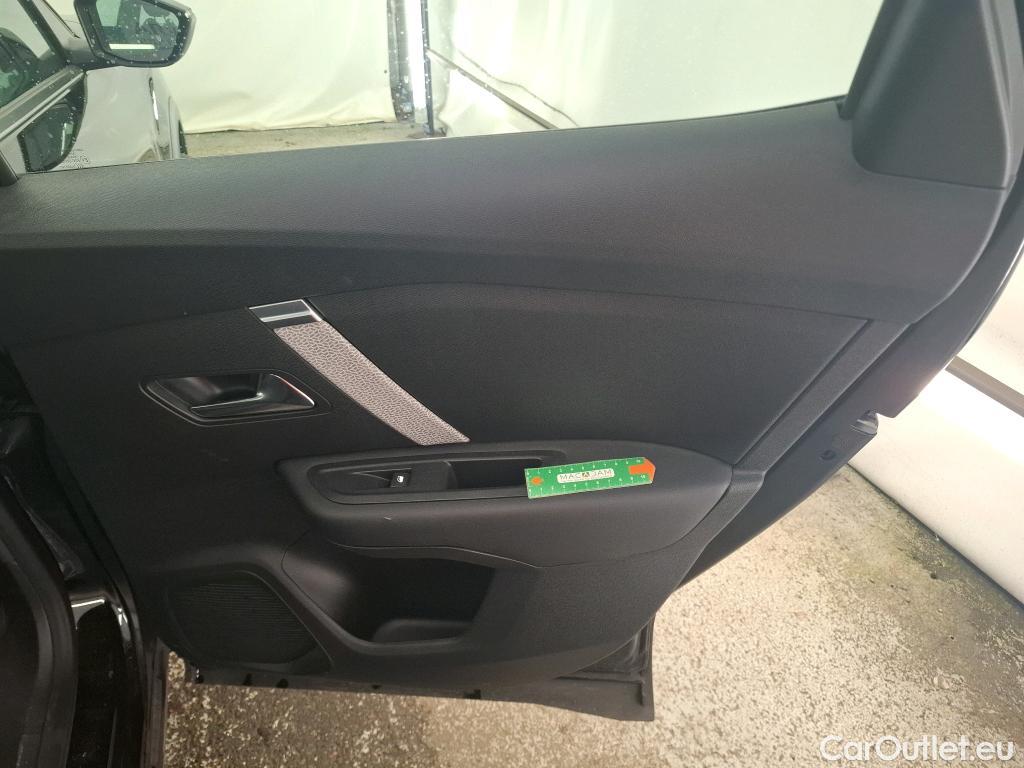  Citroen  C4 CITROEN  X / 2022 / 4P / Berline PureTech 130 S&S EAT8 Feel Pack #4