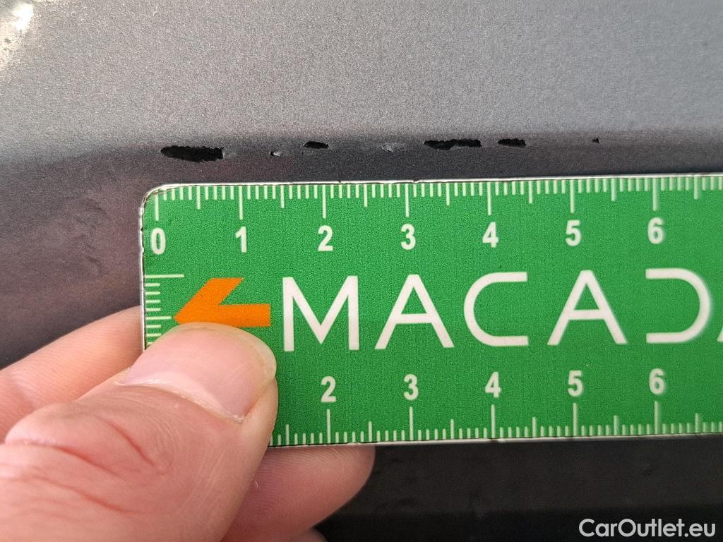  Bmw  Serie 1 Série 1 / 2019 / 5P / Berline 116i DKG7 Business Design / Pare-brise à remplacer #2